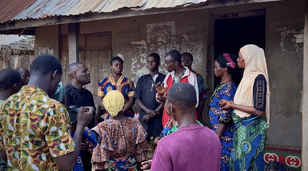 “They should take me and return my wife and baby” – Man whose family was abducted in Oyo cries out